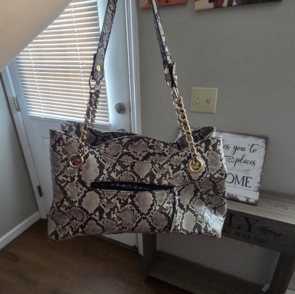 Jessica Simpson Black and Cream Snakeskin Shoulder Bag